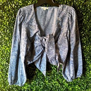 American Eagle Denim Blue Color Paisley Print Long Sleeve Tie Front Crop Top